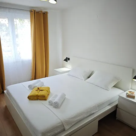 Apartment L&t *